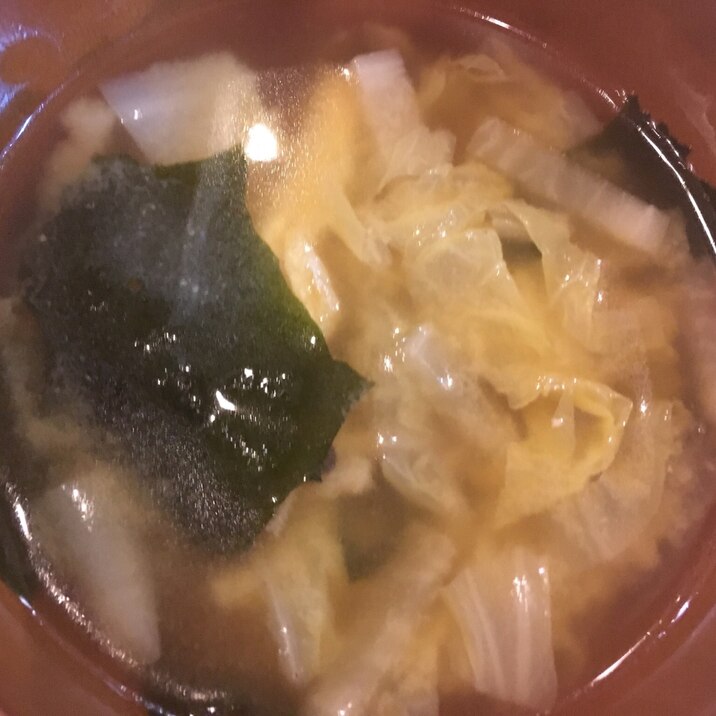 わかめと大根と白菜の味噌汁